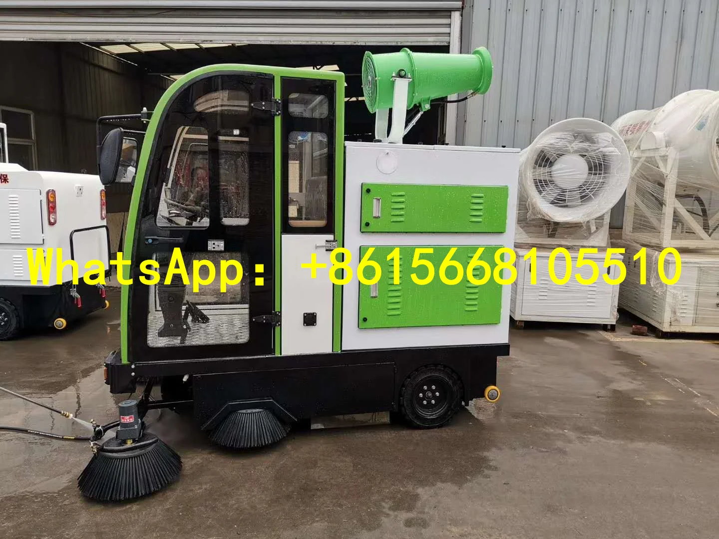 Road floor driving sweeper machine fully enclosed road sweeper Sweeping vacuuming  water spray automatic cleaning machine