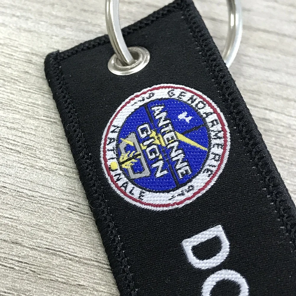 Оптовая Продажа с пользовательским логотипом вышивка брелок аксессуары тканые