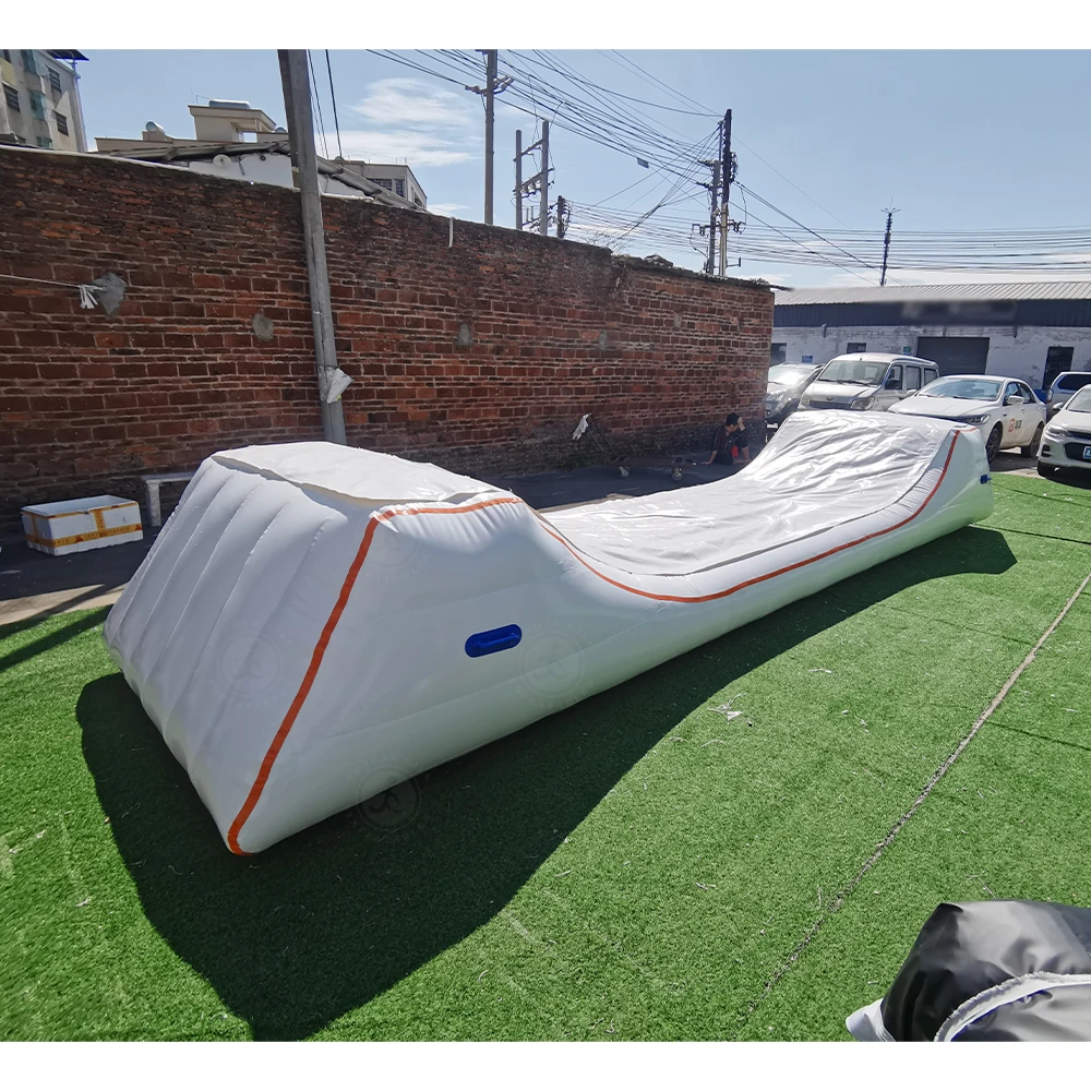 Commercial Grade PVC Outdoor Freestyle Skateboard Ramp Bike Ramp Skate Ramp Safety Design for Beginners