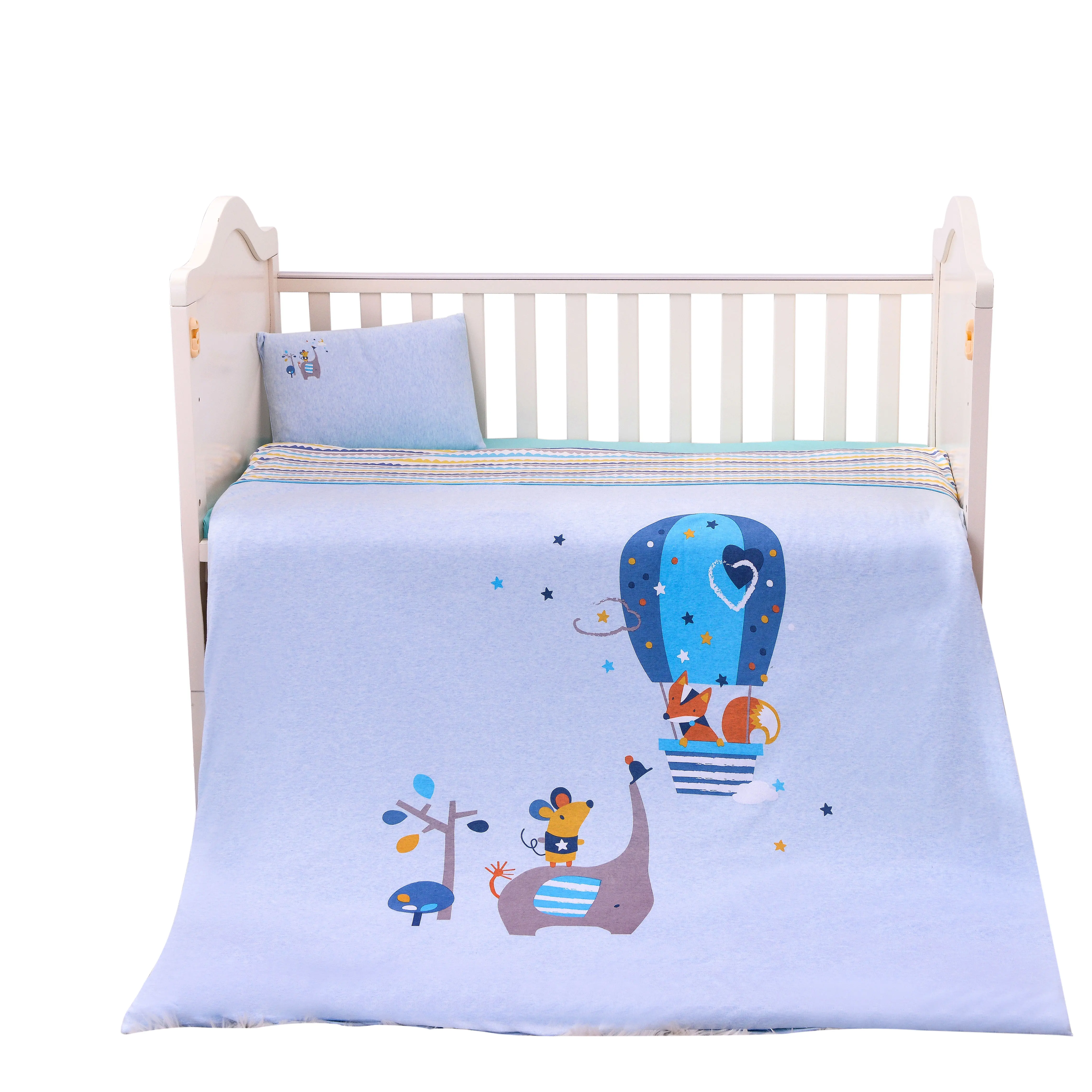 The new four Seasons is suitable for cute elephant printed cribs, soft baby pillowcases and bed sheets