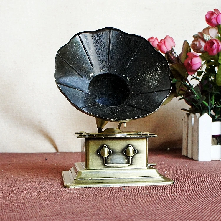 Modern Gramophone Metal Crafts Creative Antique Phonograph Model for Living Room Decoration