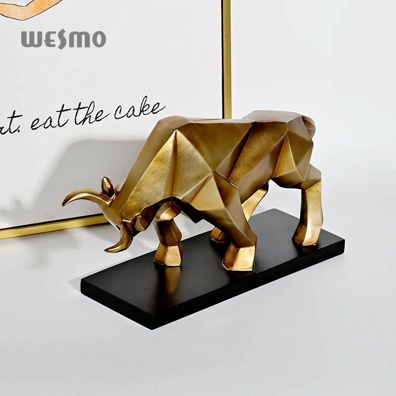 Surprise Price Gold Bull Statue Home Office Living Room Interior Resin Animal Crafts Wealth Decoration Bull Sculpture