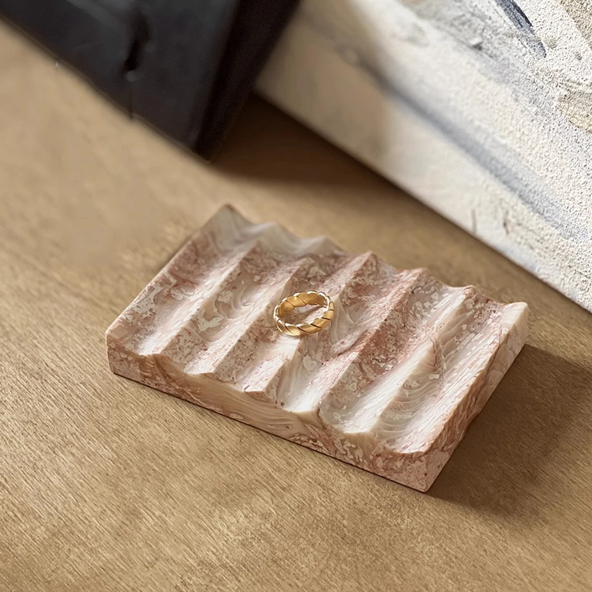 New creative wave soap holder Marble travertine dish soap box Soap holder home decoration marble jewelry display tray