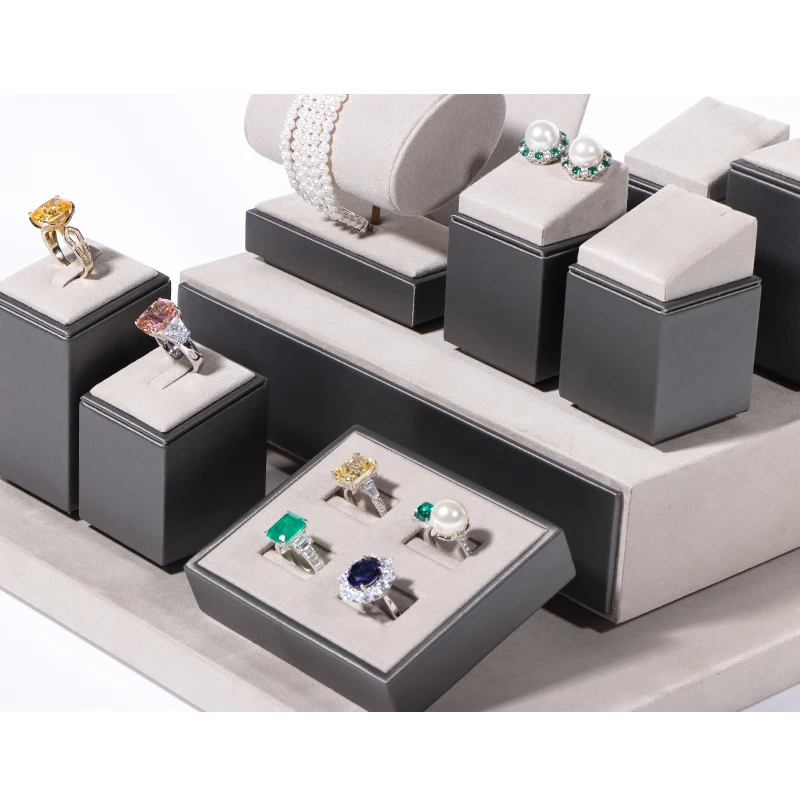 ROMI luxury wholesale jewelry displays and packaging necklace display bust for sale