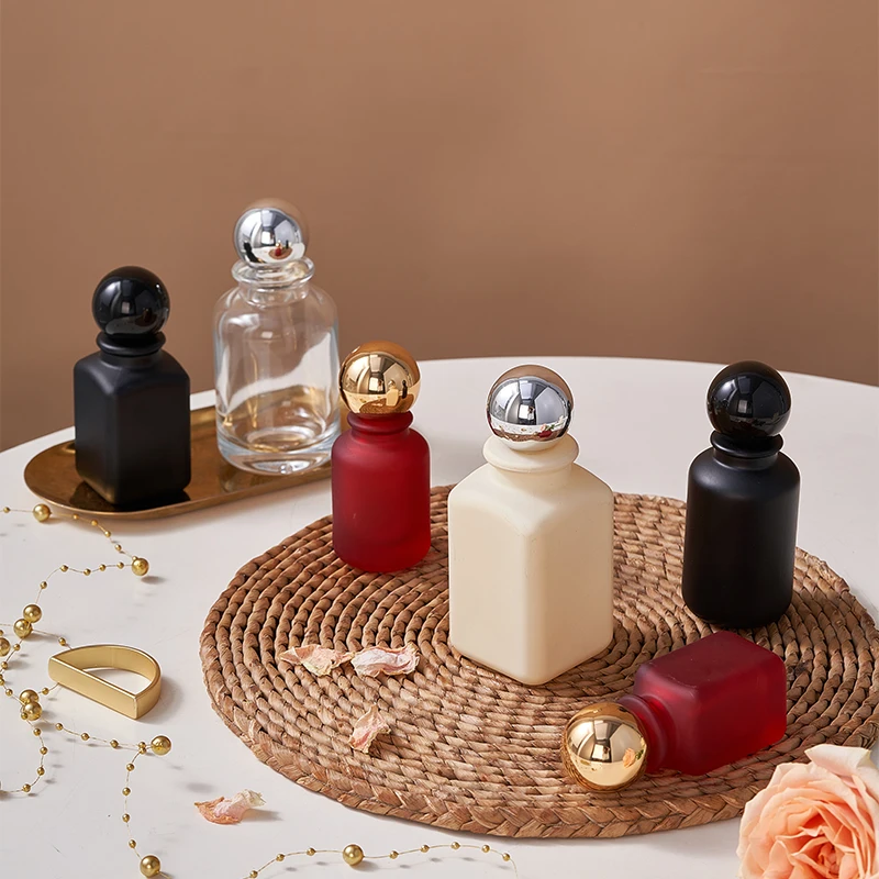 High Performance 30ml 50ml Red Black Flat Gold Frosted Perfume Bottles With Black Ball Cap