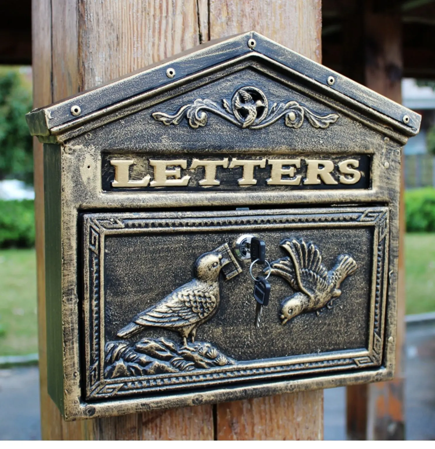 vintage style outdoor courtyard post box suggestion box Creative retro villa with locked mailbox