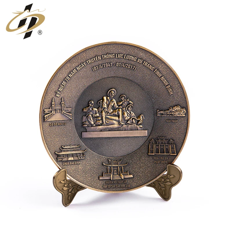 Custom 3d embossed antique bronze metal country souvenir plate