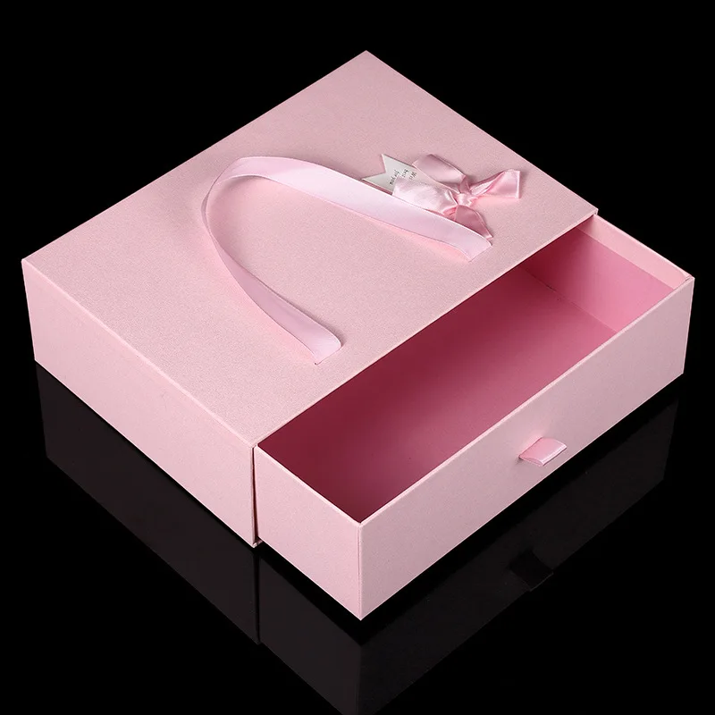 Cardboard Gift Box Luxury Gift Box With Ribbon Handle Magnetic Closure Folding Happy Birthday Gift Box