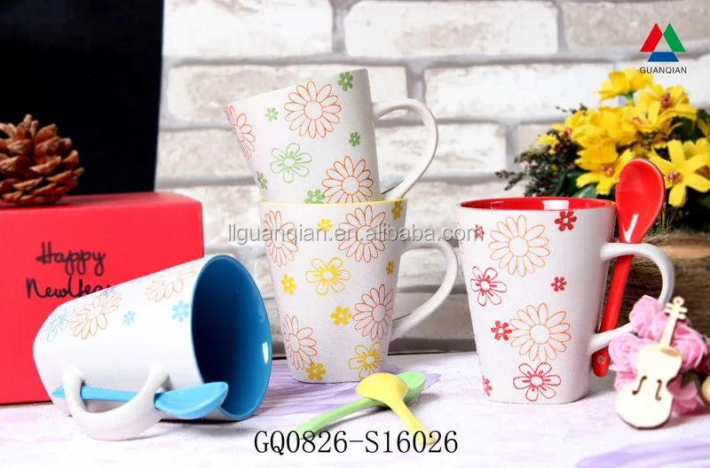 2020 Factory direct matt black ceramic mug with hand paint flower
