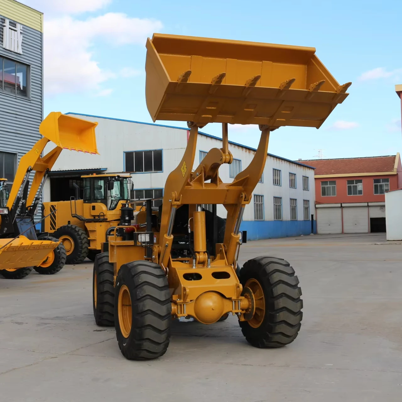 hot sale 1CBM 2T 4*4 wheel loader brand engine mini loader underground loader for mining ore