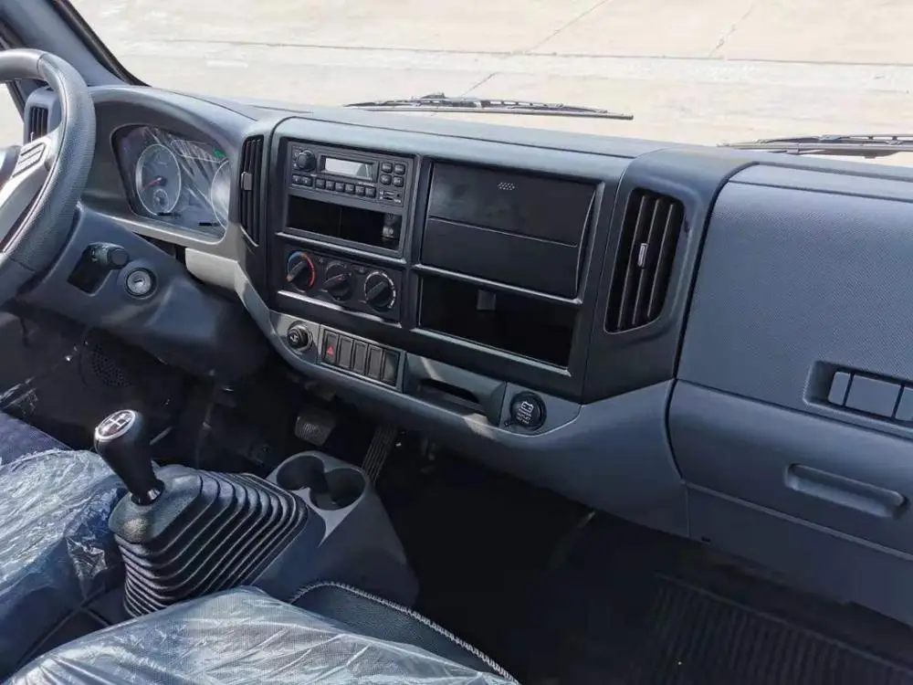 
FOTON 3TONS GASOLINE LIGHT TRUCK WITH SINGLE CABIN AND 4.2M LONGER CARGO BODY 