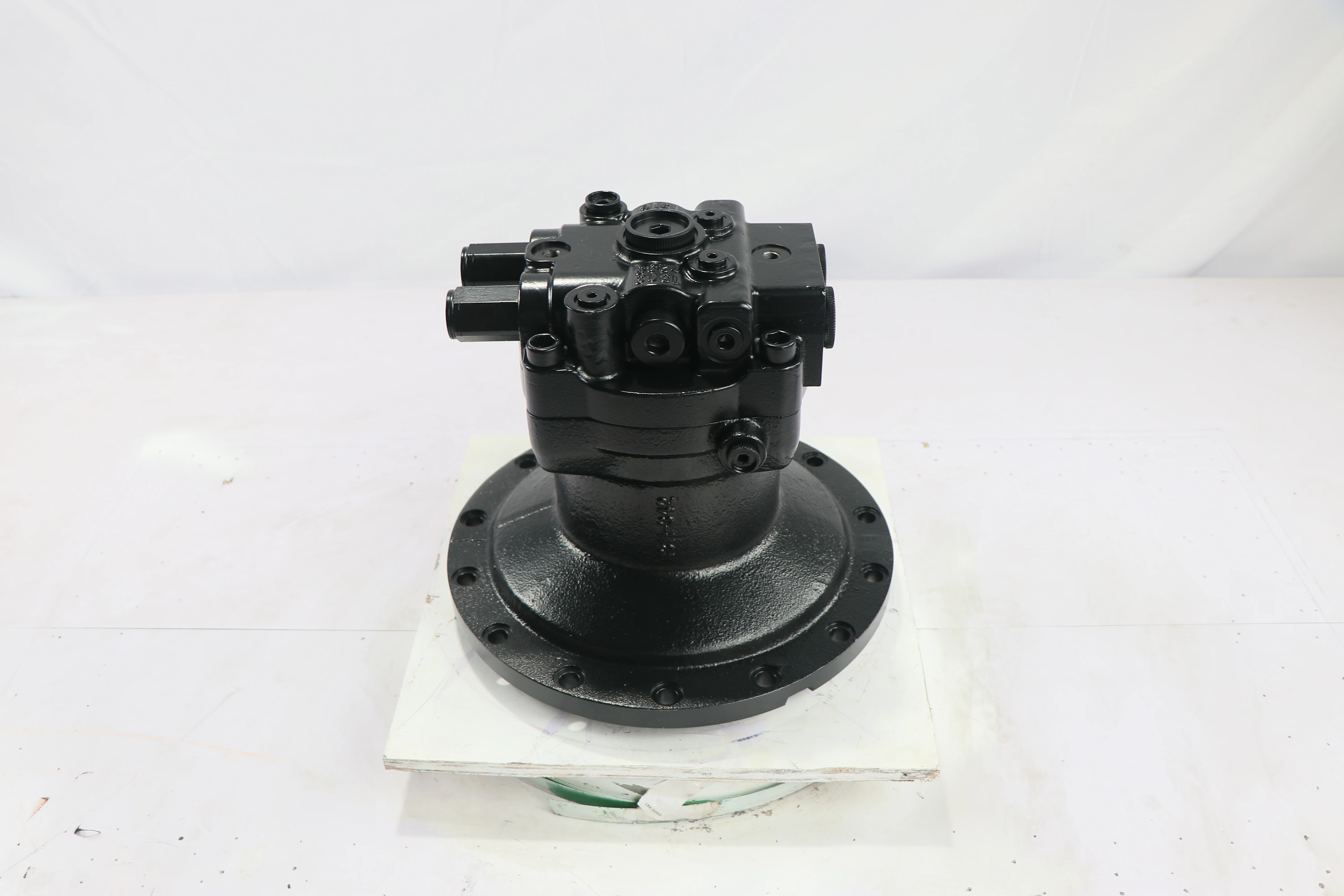 Benling is suitable for SK260-8(SG08-14 hole)excavator spare parts swing motor swing motor assembly