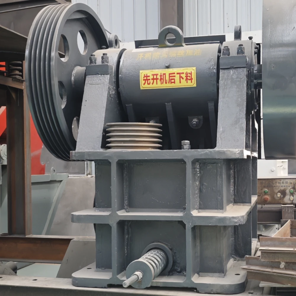 Small Diesel Engine Jaw Crusher Mobile Jaw Crusher with Vibrating Screen