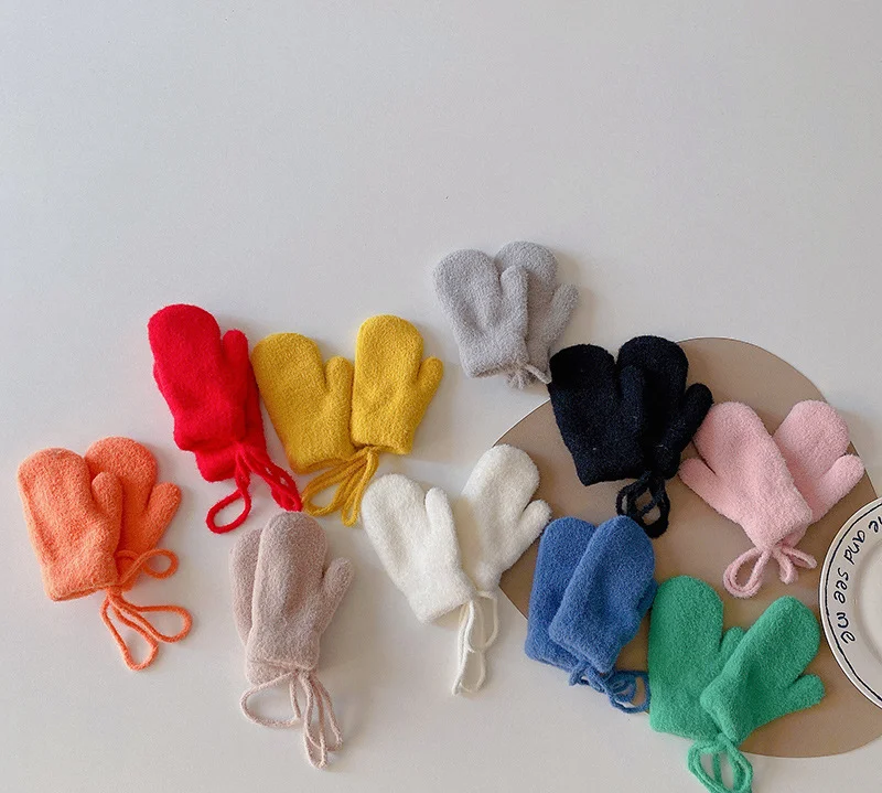 Детские вязаные перчатки с пальцами ZG, корейские теплые зимние перчатки карамельных цветов с лямкой на шее для детей 1-3 лет