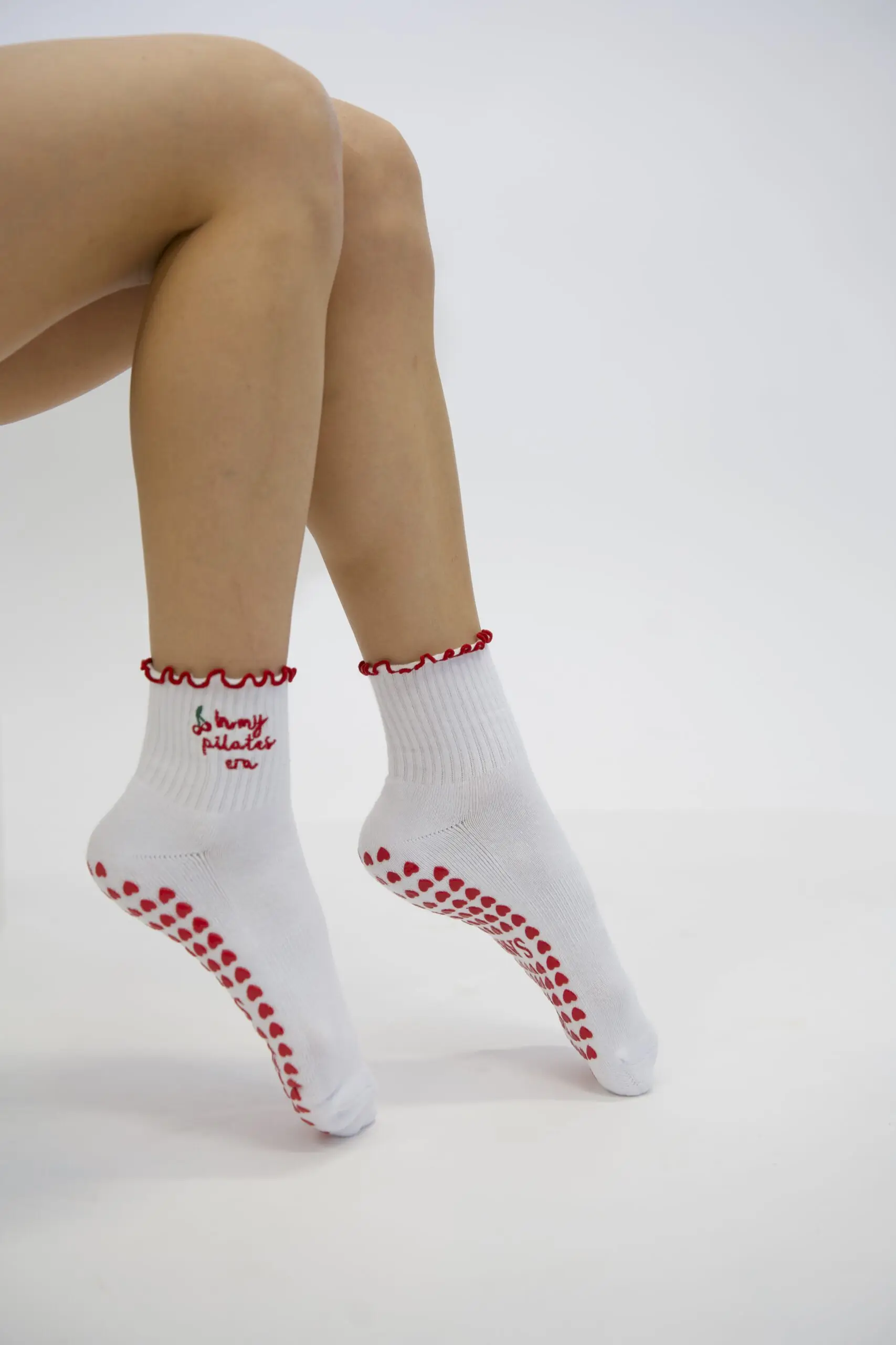 Popular Anti Slip Pilates Socks Aesthetic Custom Logo Heart Grips Yoga Pilates Sock Non Slip Manufacture Ballet Ruffle Frill Bow