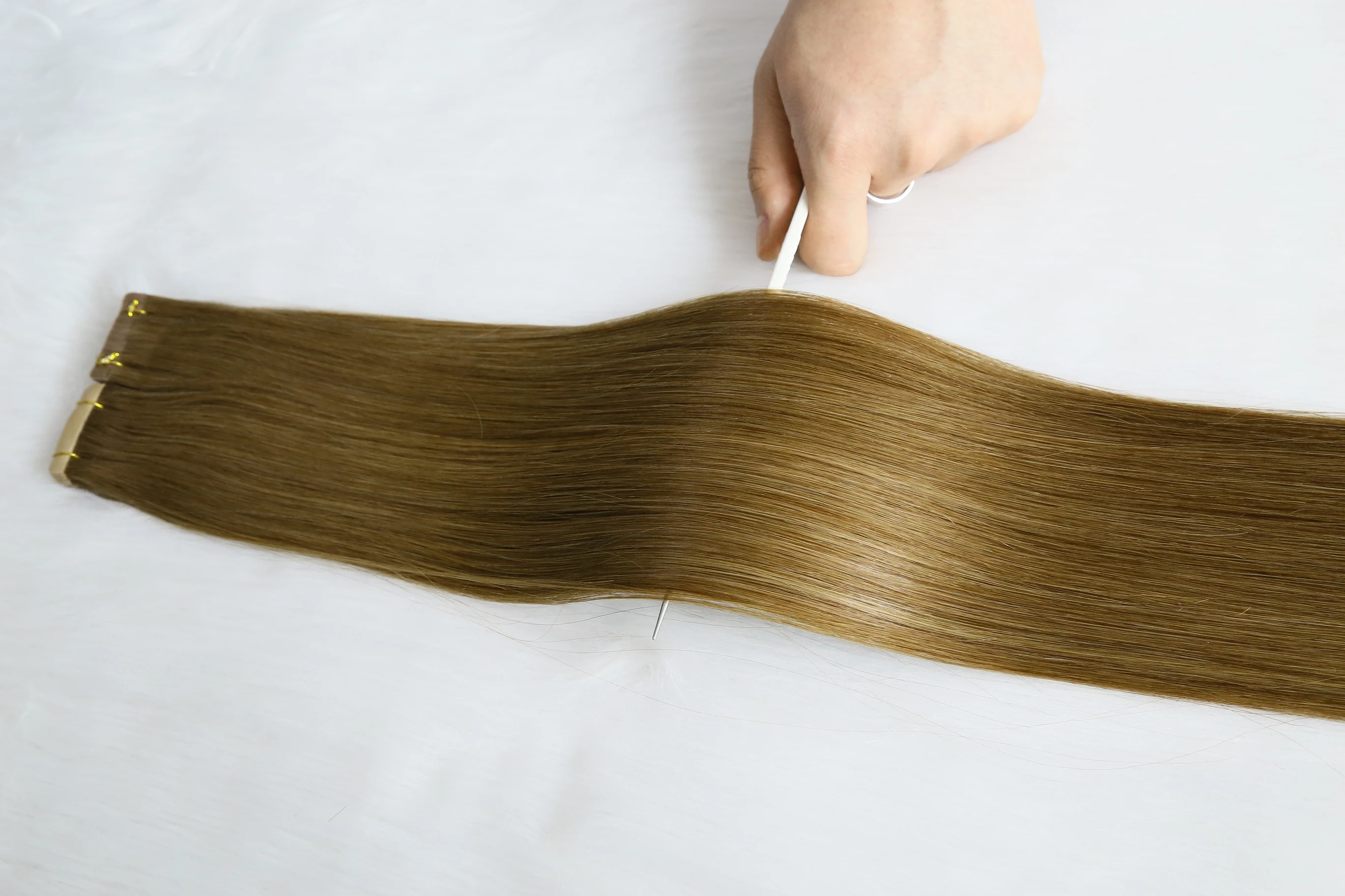 Оптовая продажа неповрежденные 100% Человеческие волосы Remy двойная вытянутая русская лента для наращивания волос