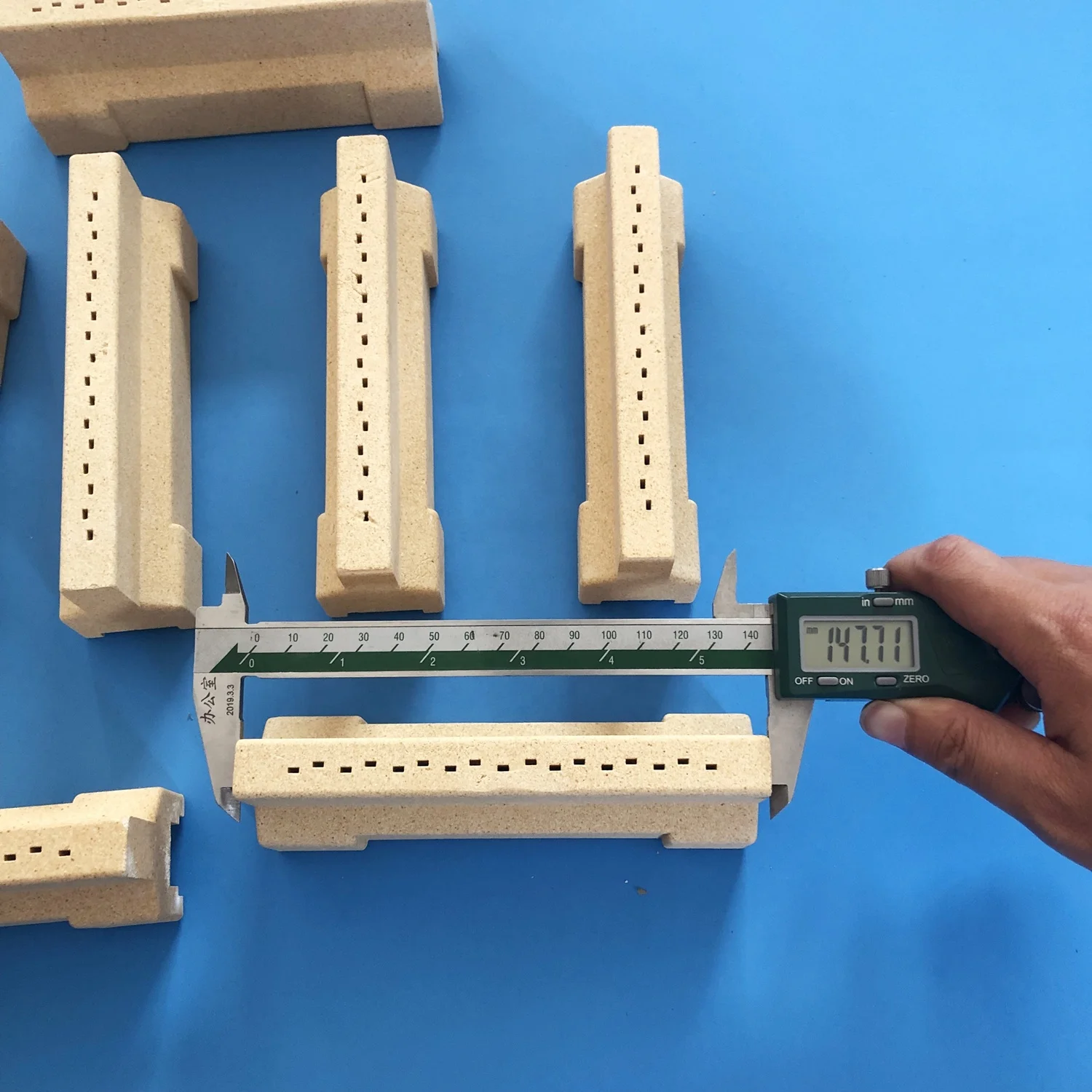 Industrial Rail Traffic Wear Resistant Cordierite Ceramic Plate
