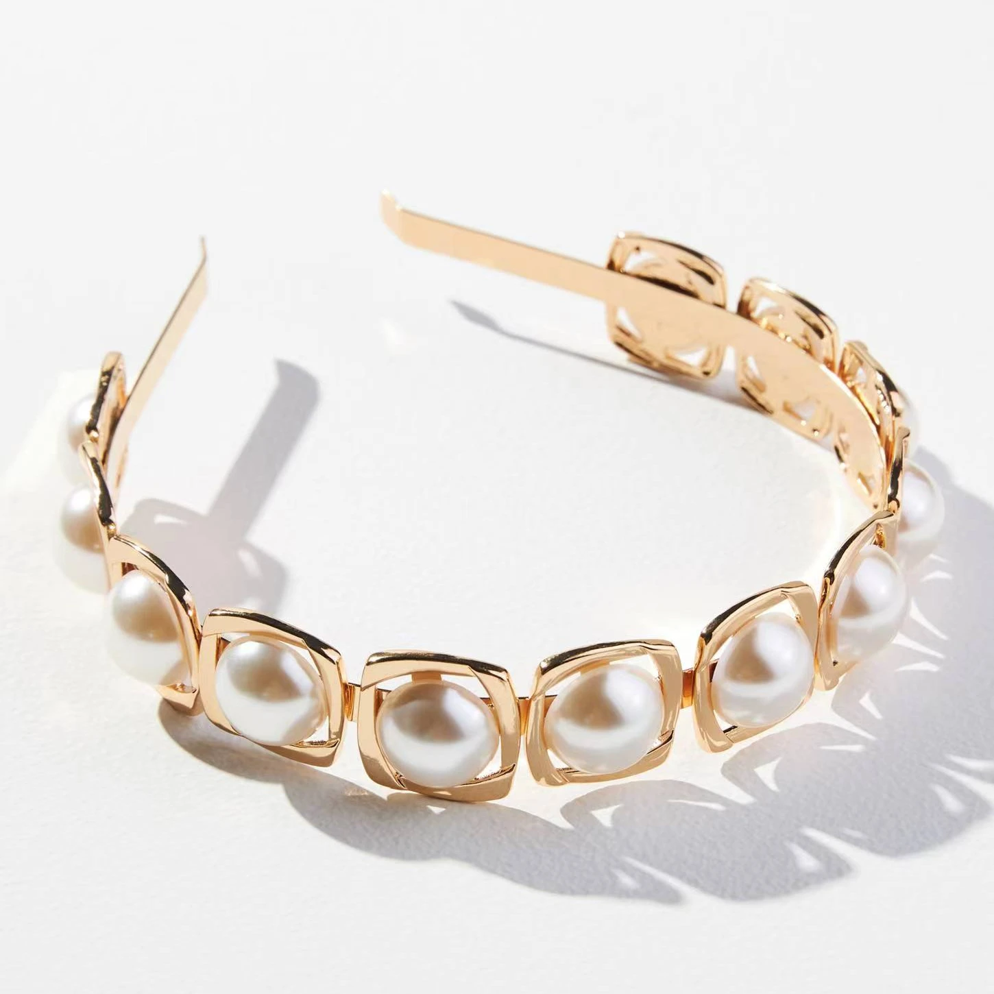 Fashionable European and American leisure exaggerated high-grade pearl rhinestone alloy headband for women and children