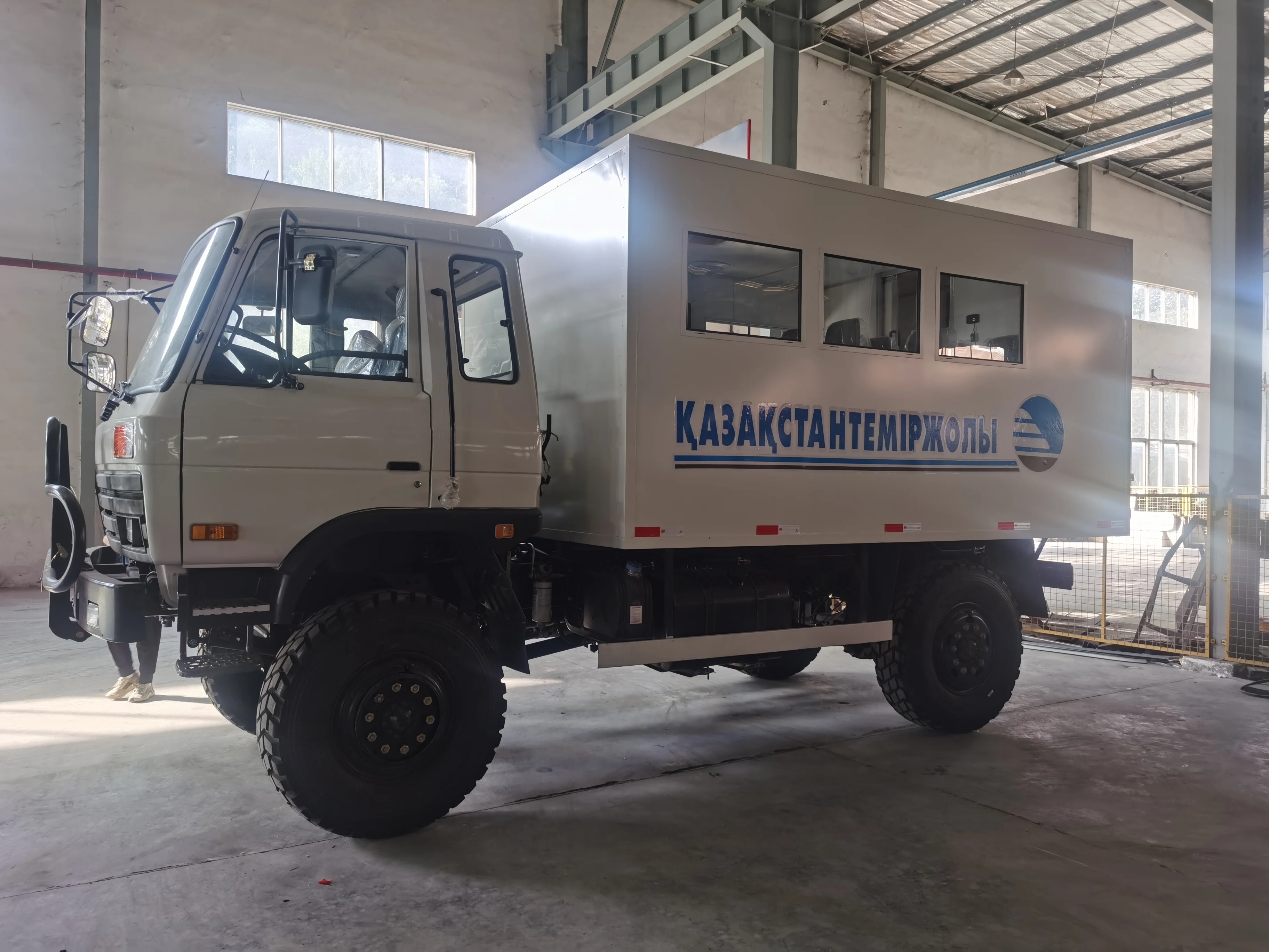 Dongfeng настраиваемый внедорожный междугородный туристический автобус пригородный городской