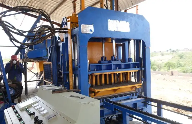 Popula machine Concrete machinery block colored  Line Quotation paving block QT4-24 Hollow Brick Making Machine Block