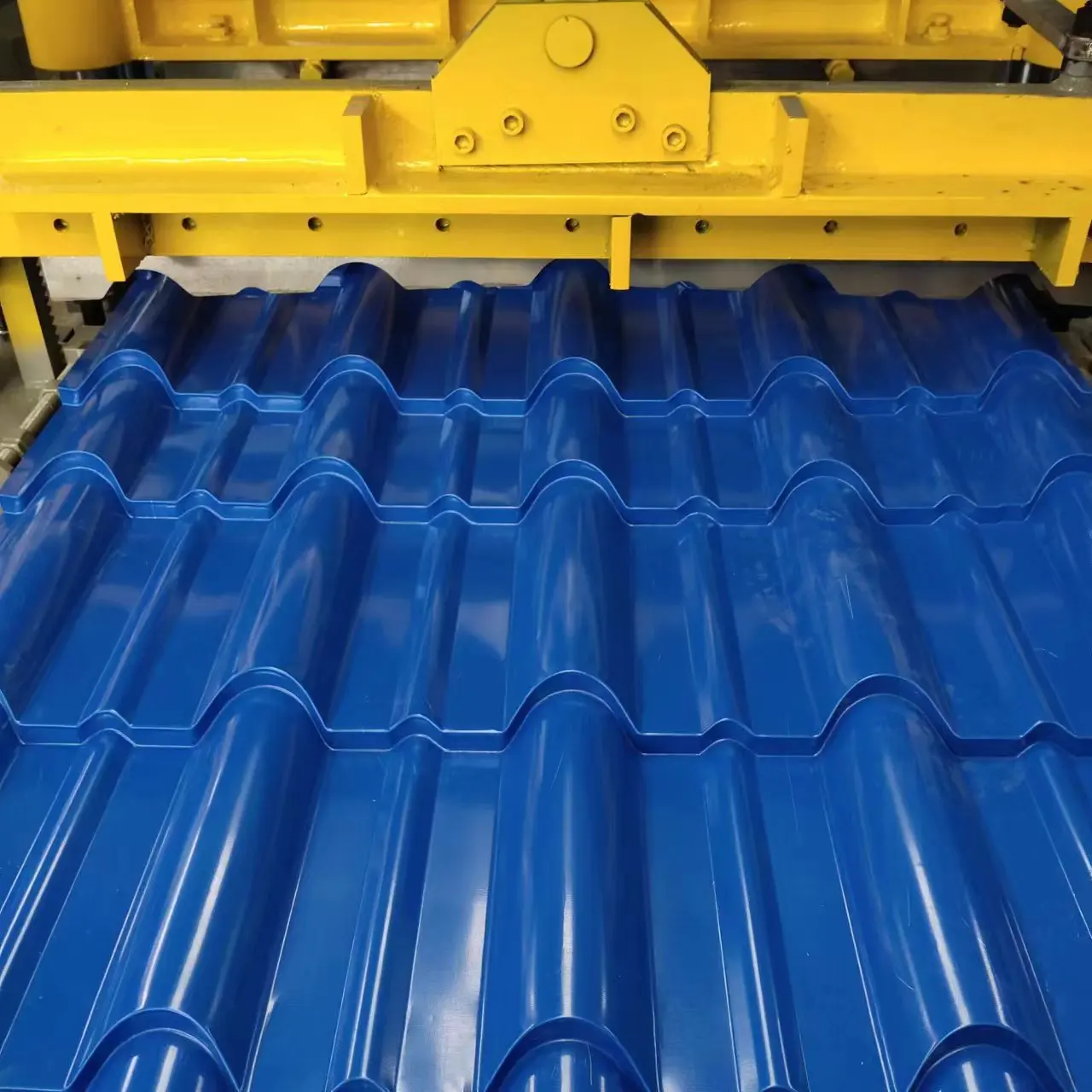 Fabricar Zinc Que Presiona Para El Panel De Techo Teja Hydraulic De Alta Velocidad Que Forma El Rodillo