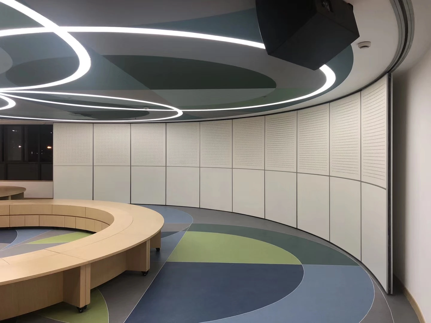 Customized finishes soundproof room divider sliding folding partition operable wall with ceiling track