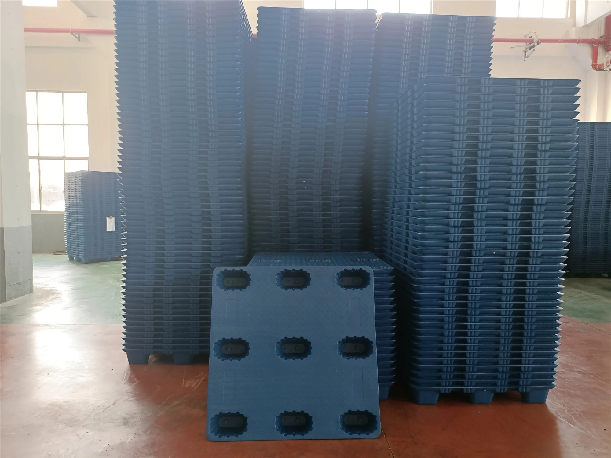 Wholesales Plastic Large Pallet Product 1200*1000*150mm Single Face 9 Feet 4 Way Entry Blow Molding Storage Plastic Pallets
