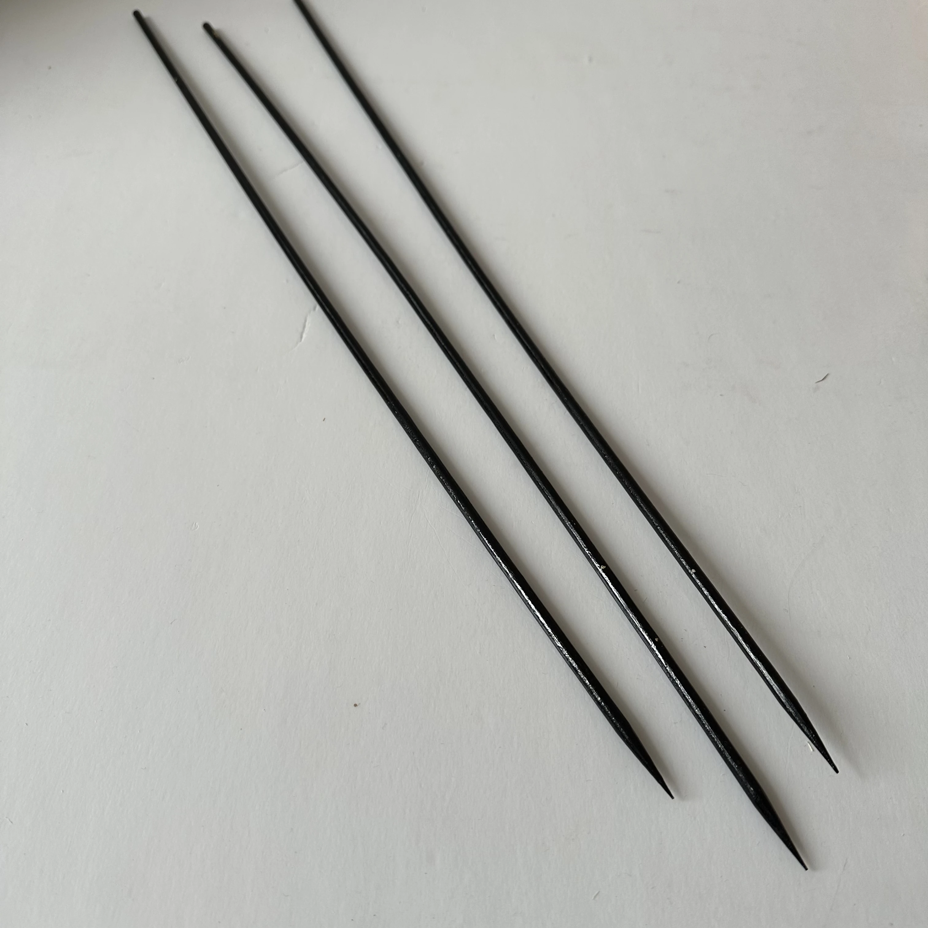 4mm/5mm/6mm diameter waxed dyed color long bamboo sticks for flowers supporting