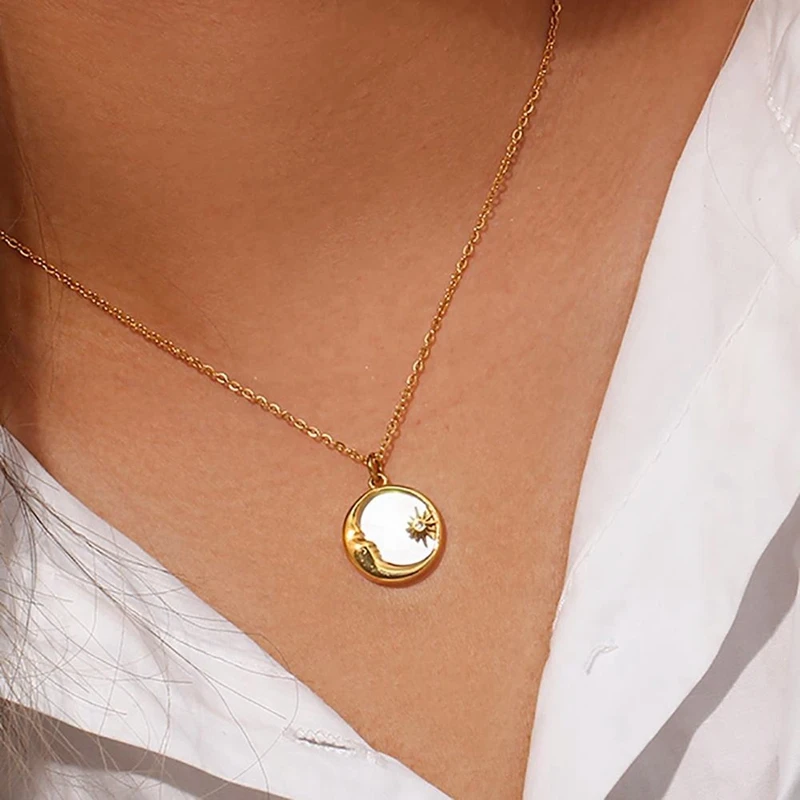Design Natural Shell 18k Gold Plated Disc Sun Moon Pendant Necklace Tarnish Free Stainless Steel Necklace Design Jewelry