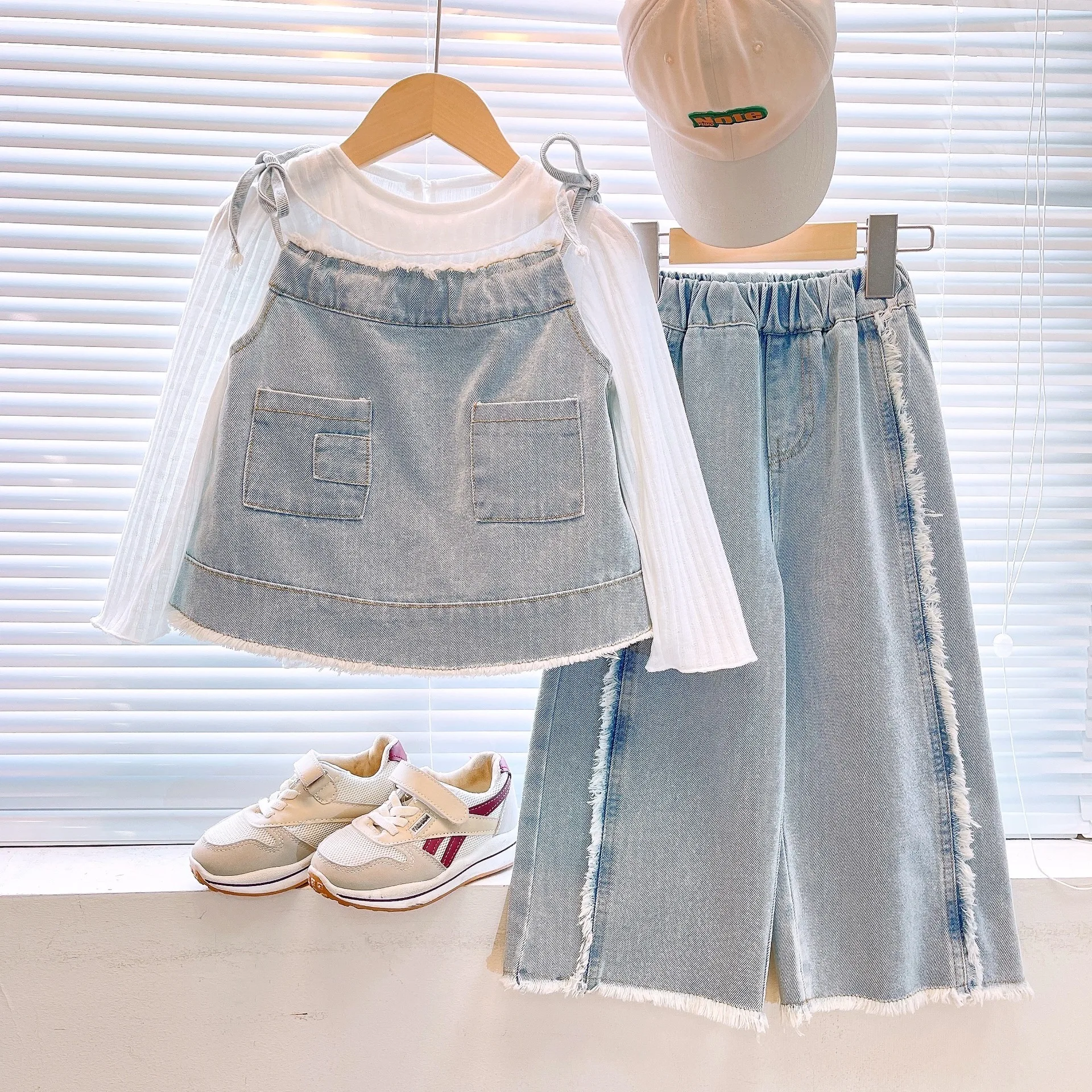 Korean-Style 2-Piece Fashionable Cotton Clothing Set Baby Girls Floral Printed Long-Sleeve Denim Shirt Bell Bottom Jeans Cartoon