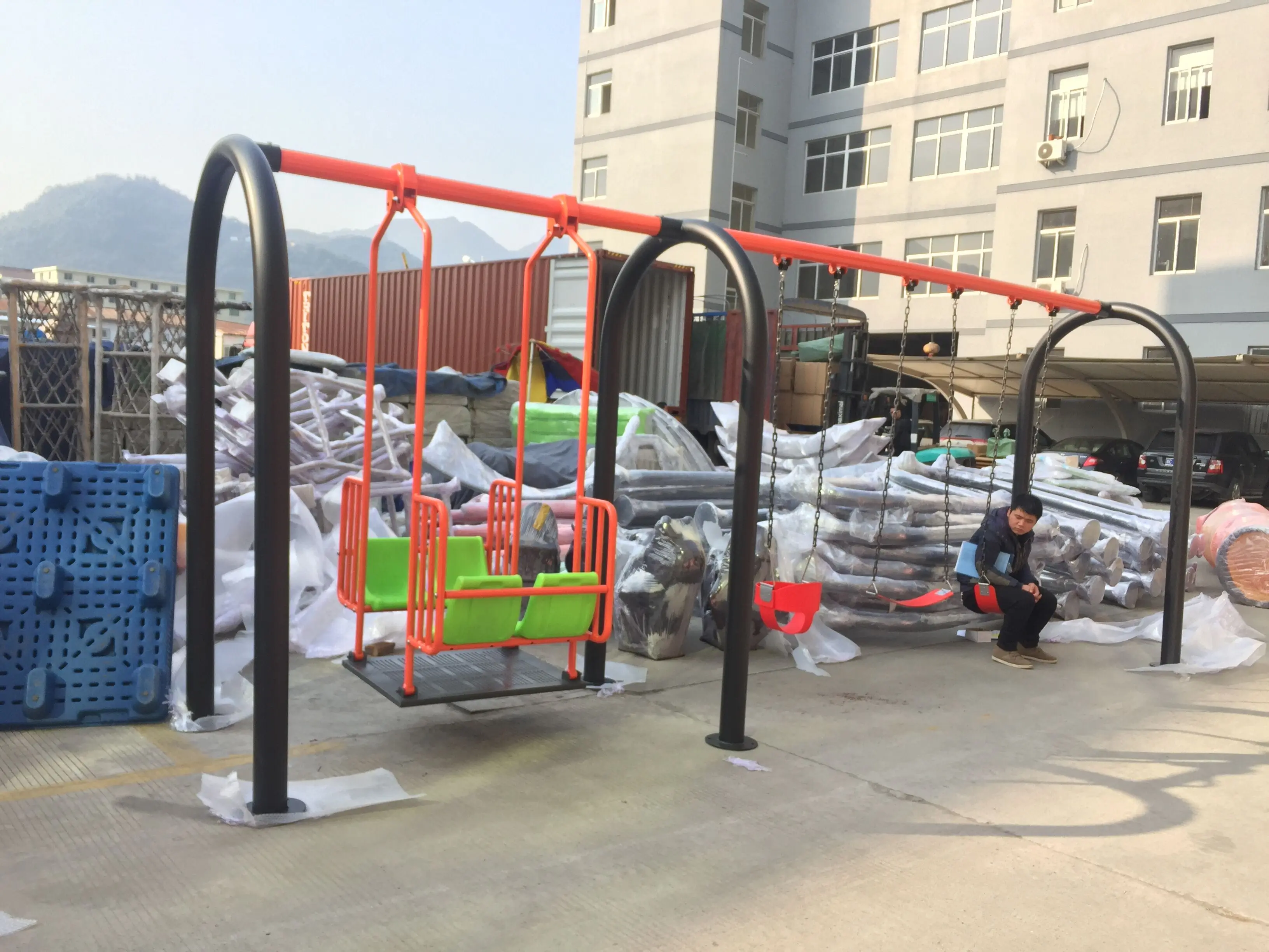 YL-QQ015  Galvanized Pipe Double Seat Chain Connect Children Outdoor Garden Baby Swing Chair