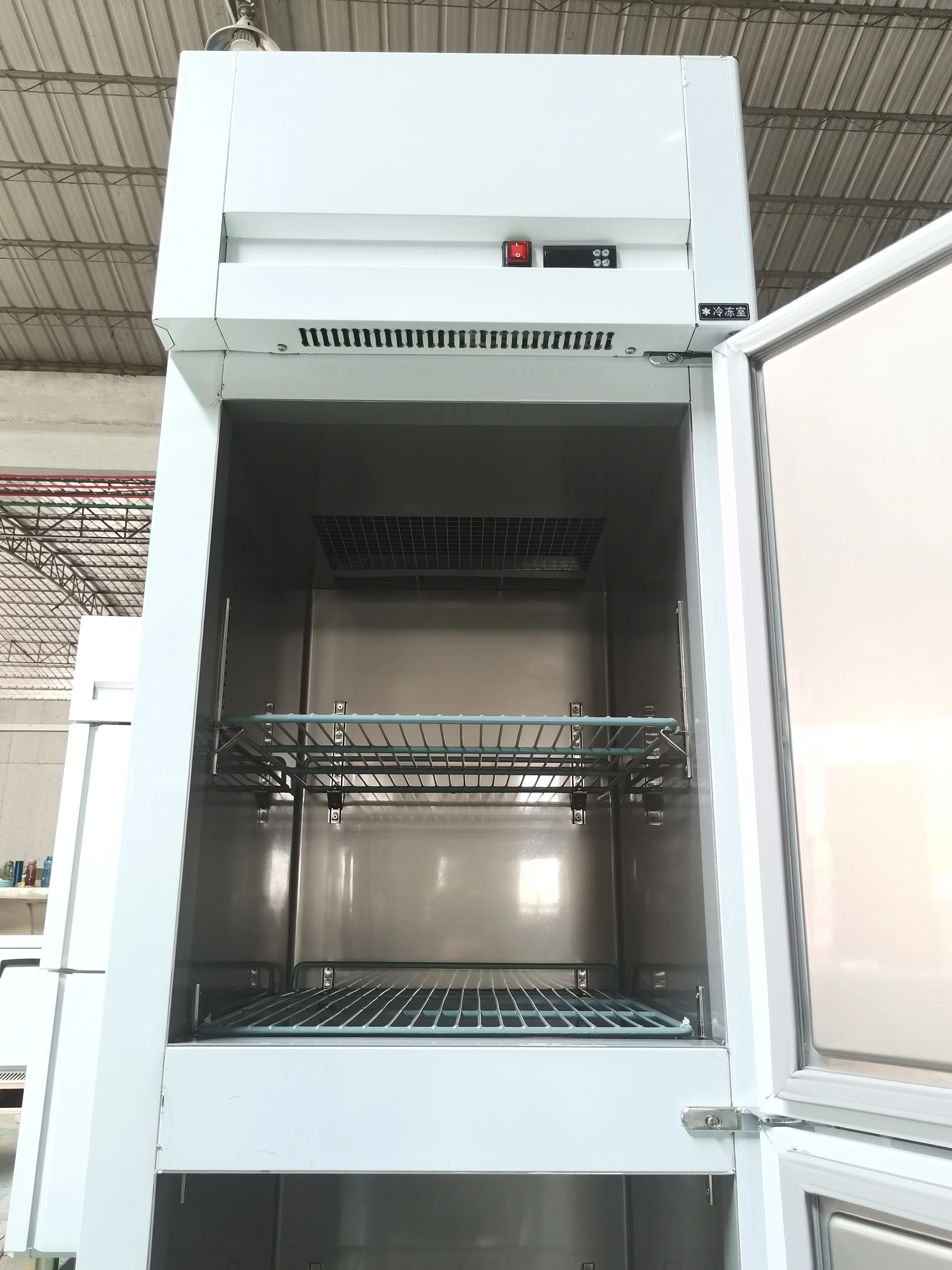 Энергосберегающее воздушное охлаждение 500L большой емкости Серебряный холодильник 2 двери высококачественный