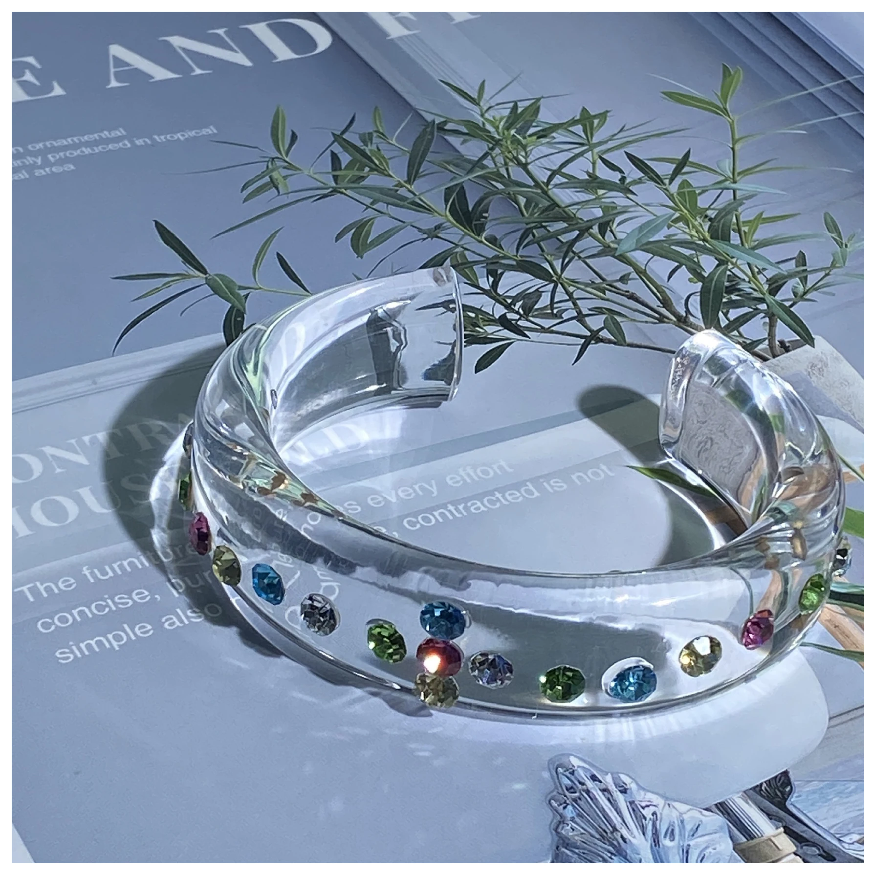 Custom wholesale clear acrylic choker cuff lucite necklace exaggerated resin collar transparent tube choker jewelry