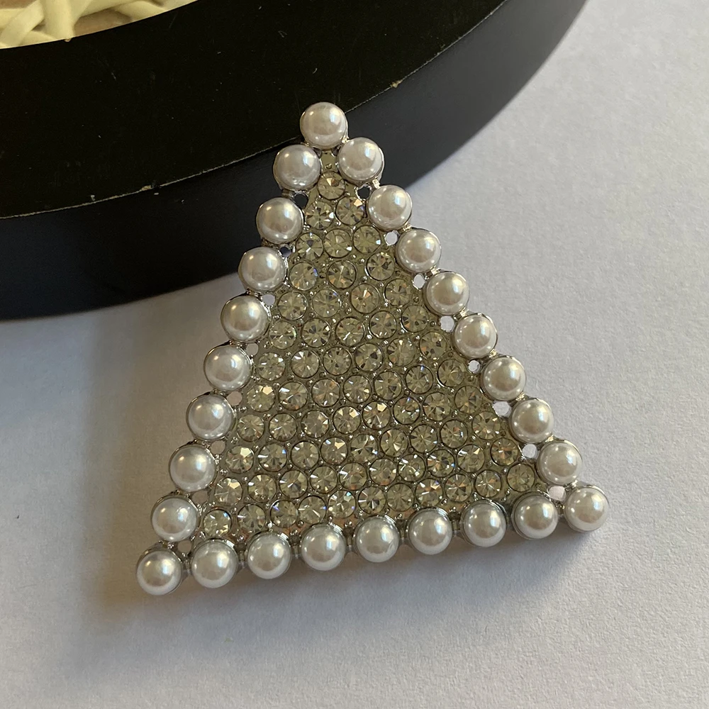 Red Diamonds And White Pearls Brooch High Quality Sari Greek Sorority Delta Society Custom Diamond Brooch
