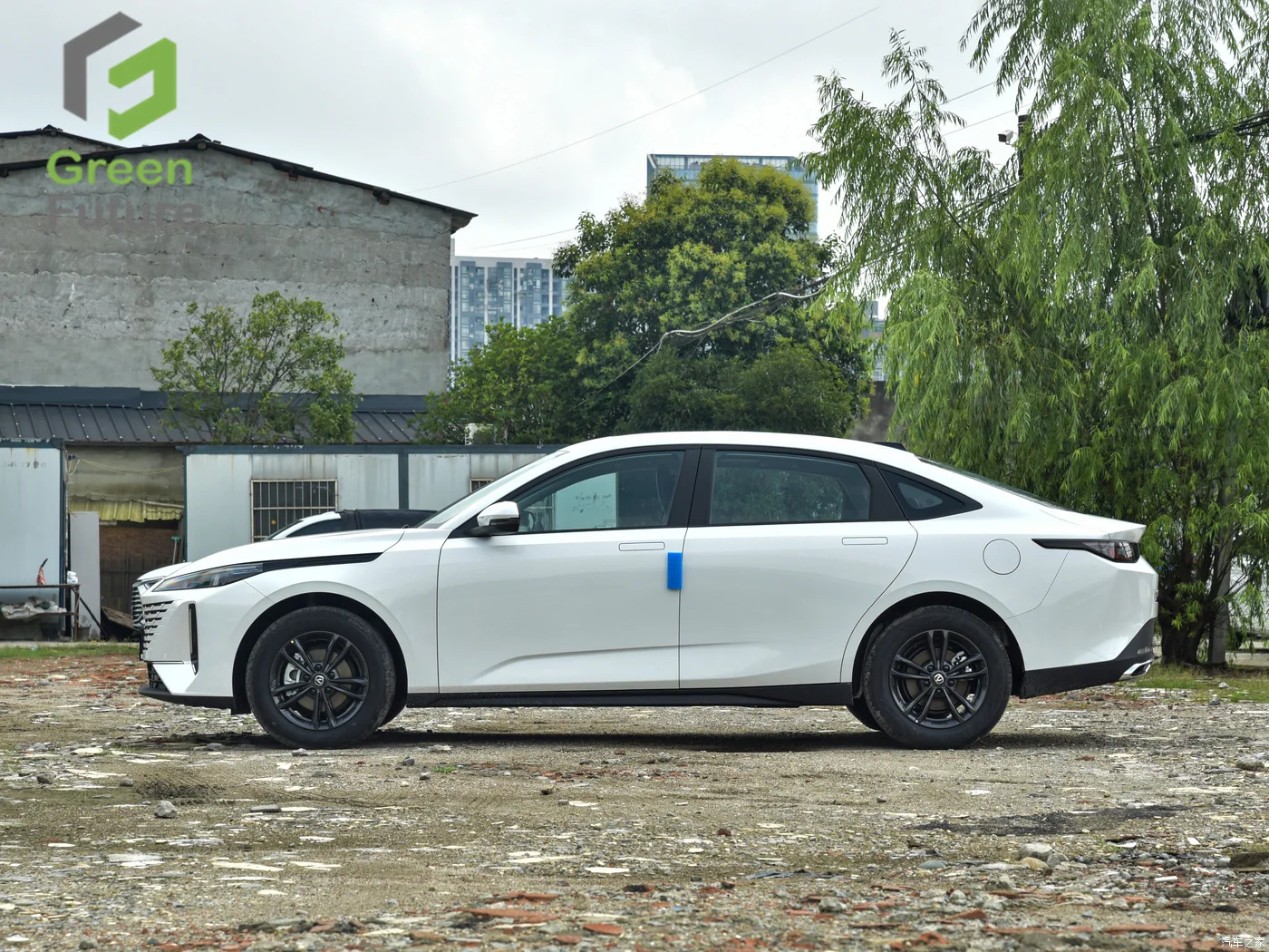 Deposit Changan Yida 2023 new gas car in stock 1.5T GDI DCT Flagship model Sedan Automobile changan yida cheap gasoline