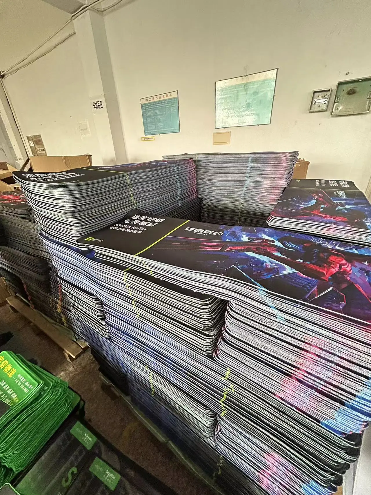 HONGSHI RGB LED Mousepad Luminous Gaming Mouse Pad with Keyboard Made of Rubber for Gamer Desk Mats