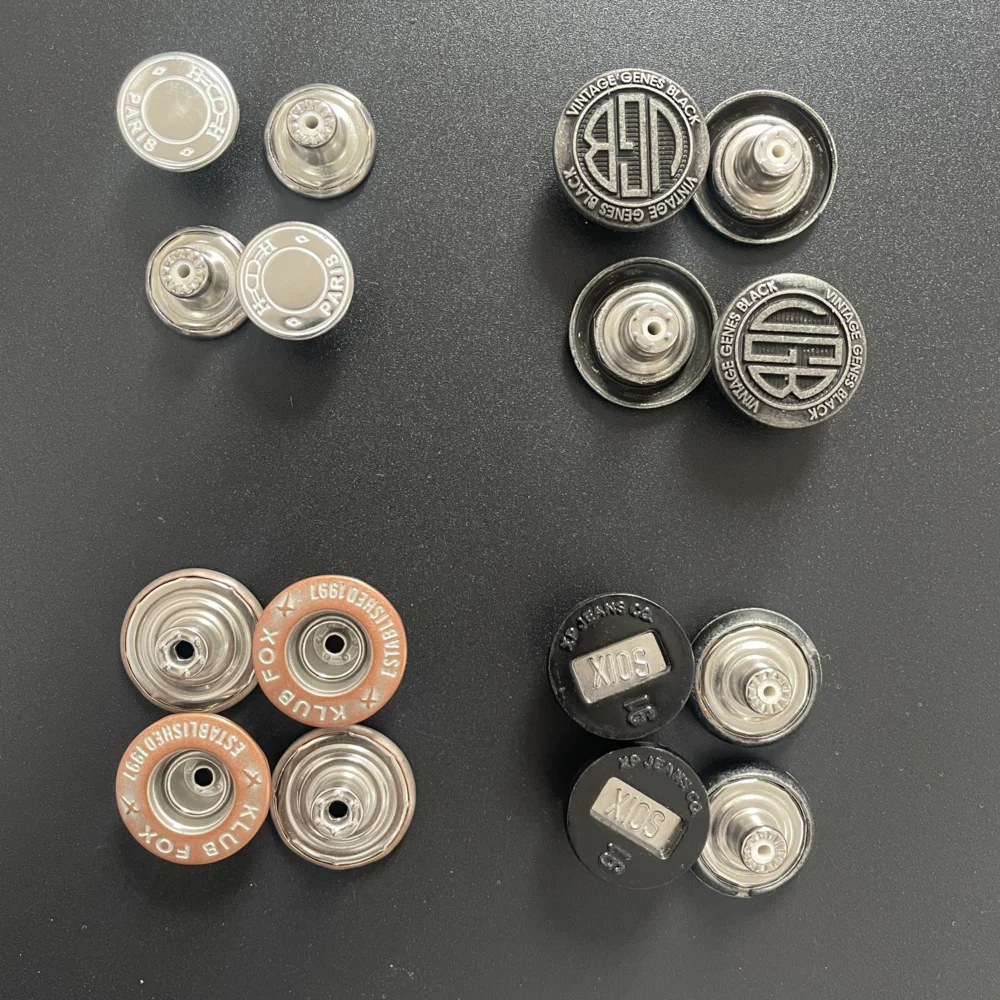 Металлическая пуговица для шитья