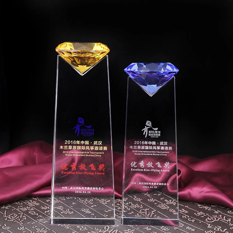 K9 Crystal Slant Side Laser Engraved Blue or Yellow Diamond Trophy Awards Plaques Fashionable Block Style Polished Honor Model
