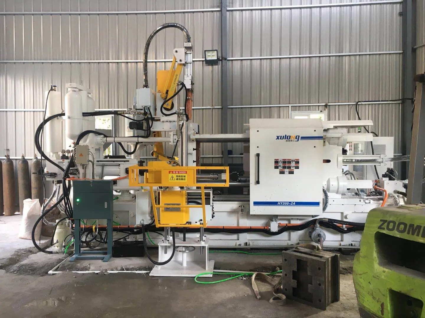 Full Automatic Aluminum Alloy Die Casting Machine Controlled By PLC With Gas