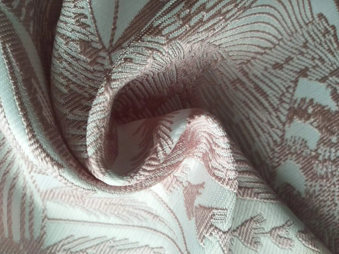 FACTORY SALES NEW DESIGN BROCADE JACQUARD 100%P FABRIC FOR AUTUMN