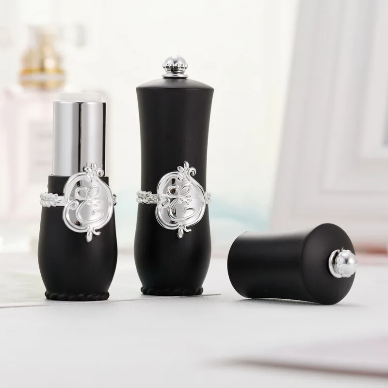 Factory Direct Court Styles Empty Lip Balm Container Of Cosmetic Package Ladies lipstick tube
