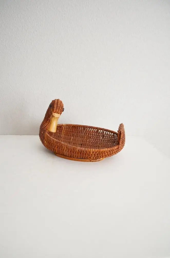 Best Selling Vietnam Handmade Vintage Style Woven Wicker  Rattan Duck Basket For Storing Food Made In Vietnam.