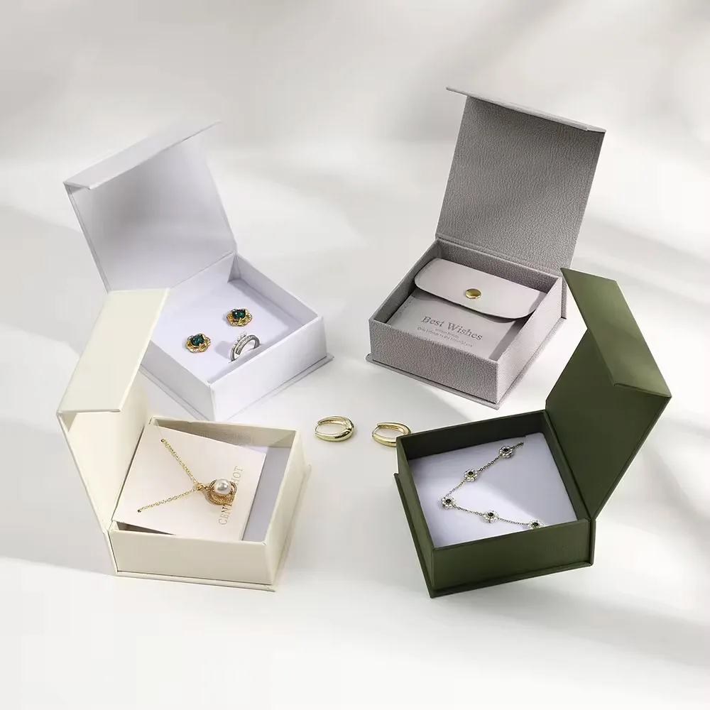 Luxury logo MOQ 50 PCS Wholesale Price Velvet Jewelry Box Packaging Jewelry Box Set Packaging White Jewelry Boxes