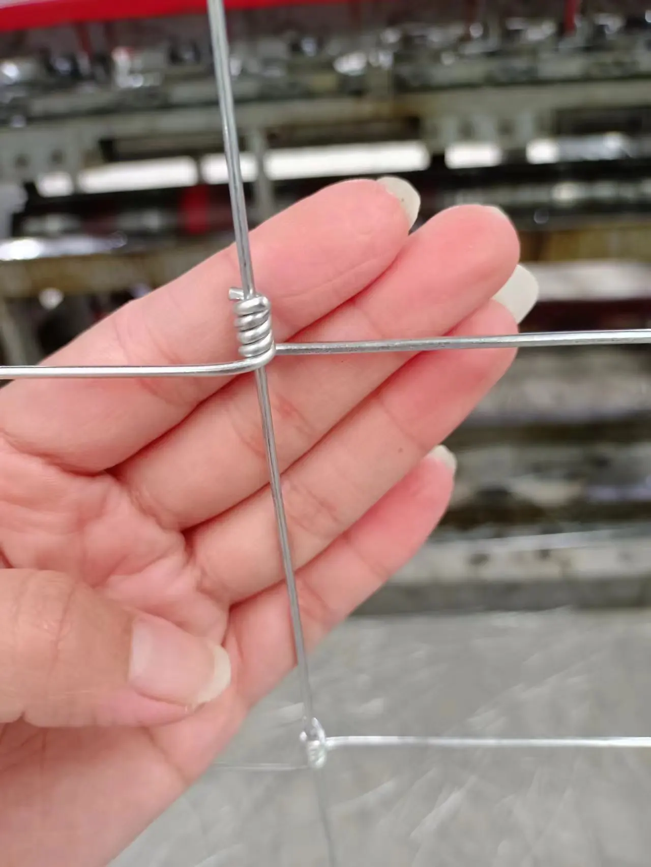 Lock Mesh Deer Fence Factory  garden home customizes portable electric fence wire for farm horse fence