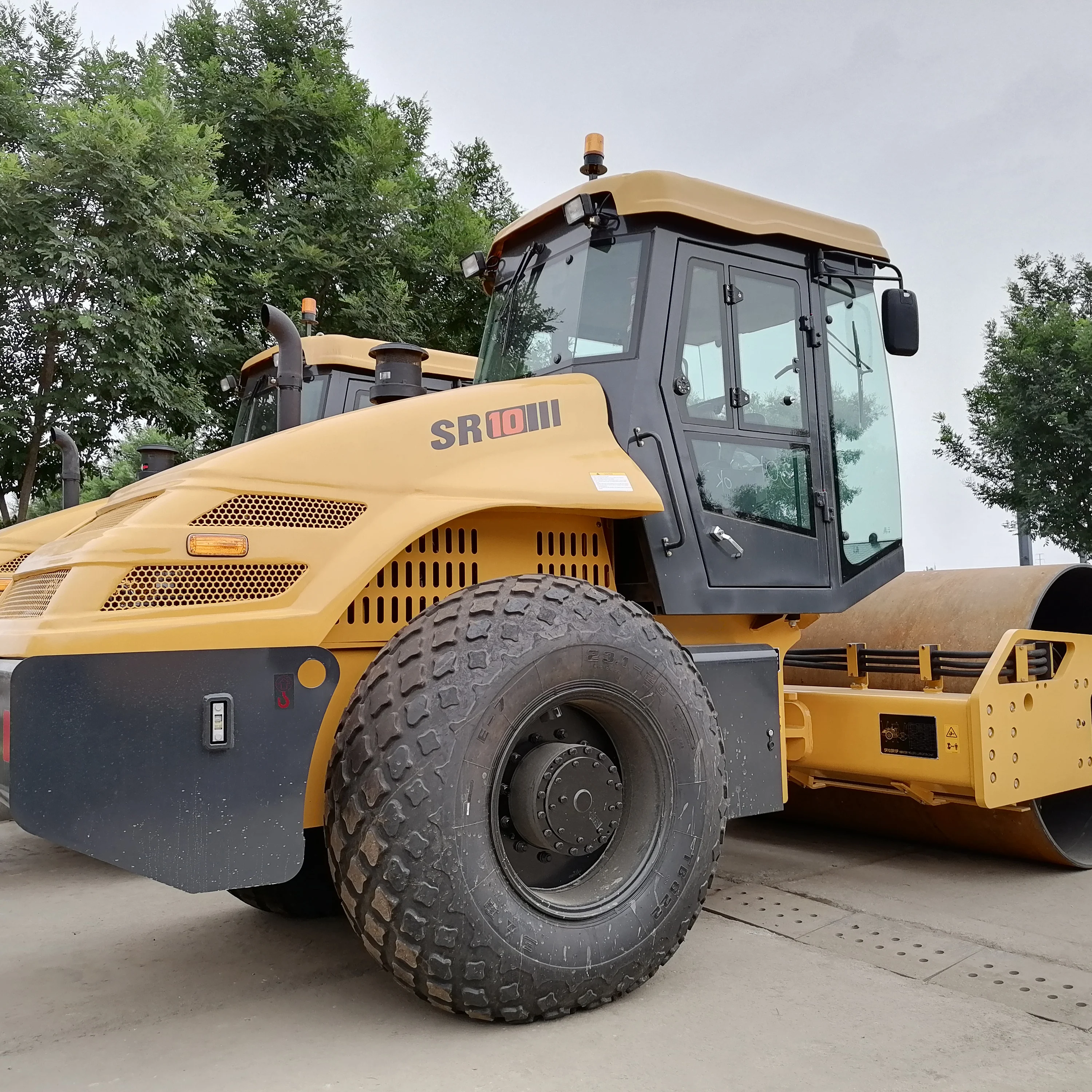China Official Brand 10 Ton Diesel Engine Pneumatic Tire Road Roller SR10 New Road Compactor Low Price To Sri Lanka