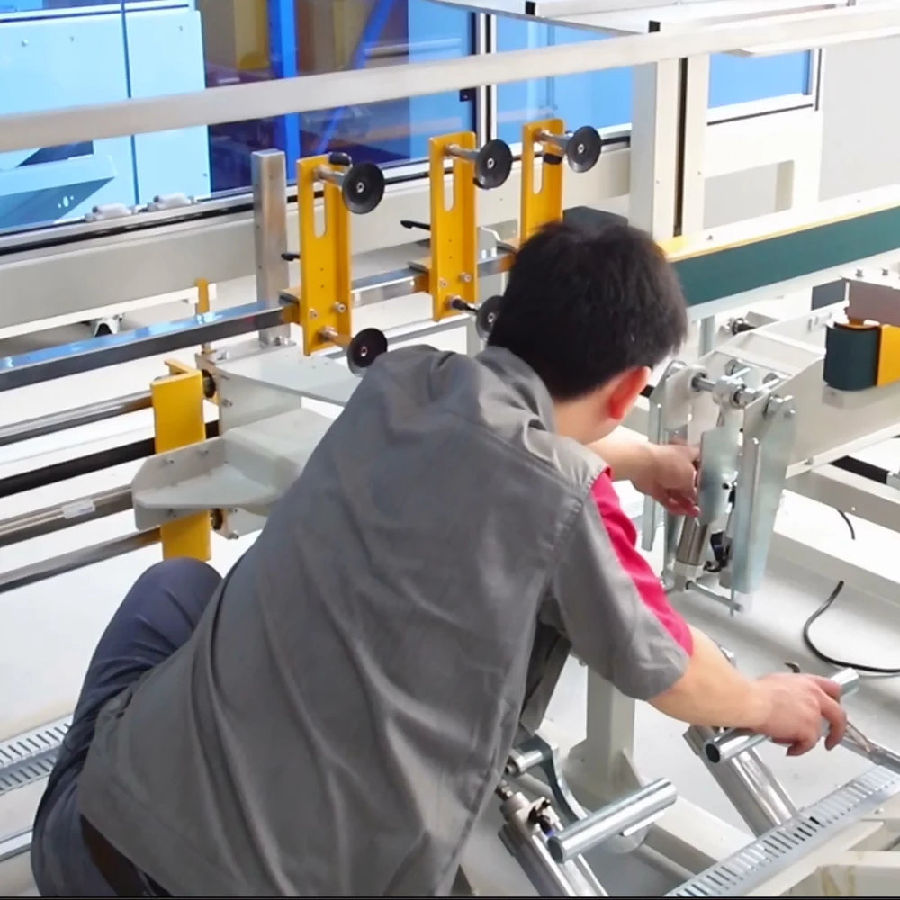 Fully automatic folding carton sealing machine corner and side carton sealing machine