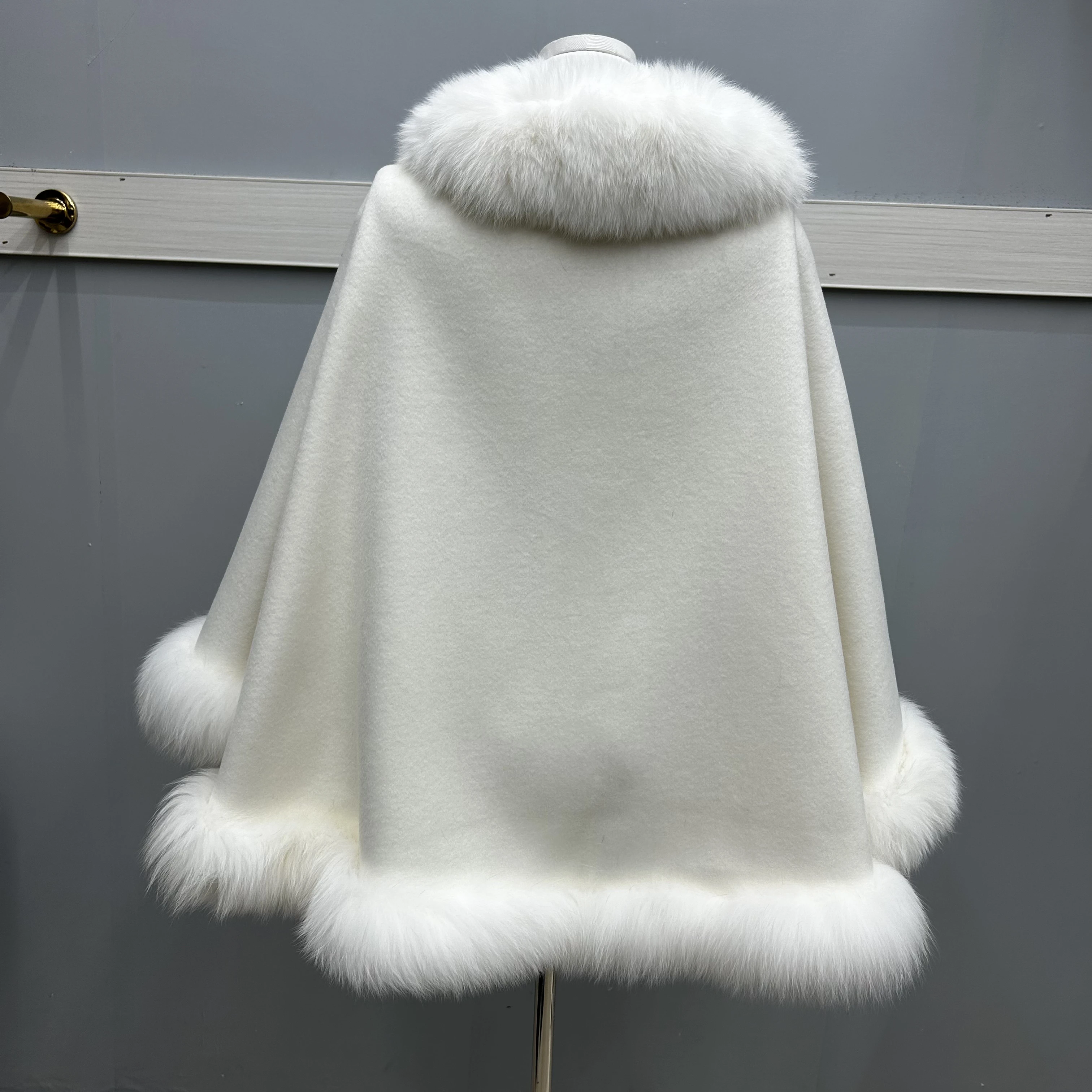 MWFur Fashion Wholesale Double-sided Cashmere Loose Ponchos With Fox Fur Collar Winter Fox Fur Shawl Capes