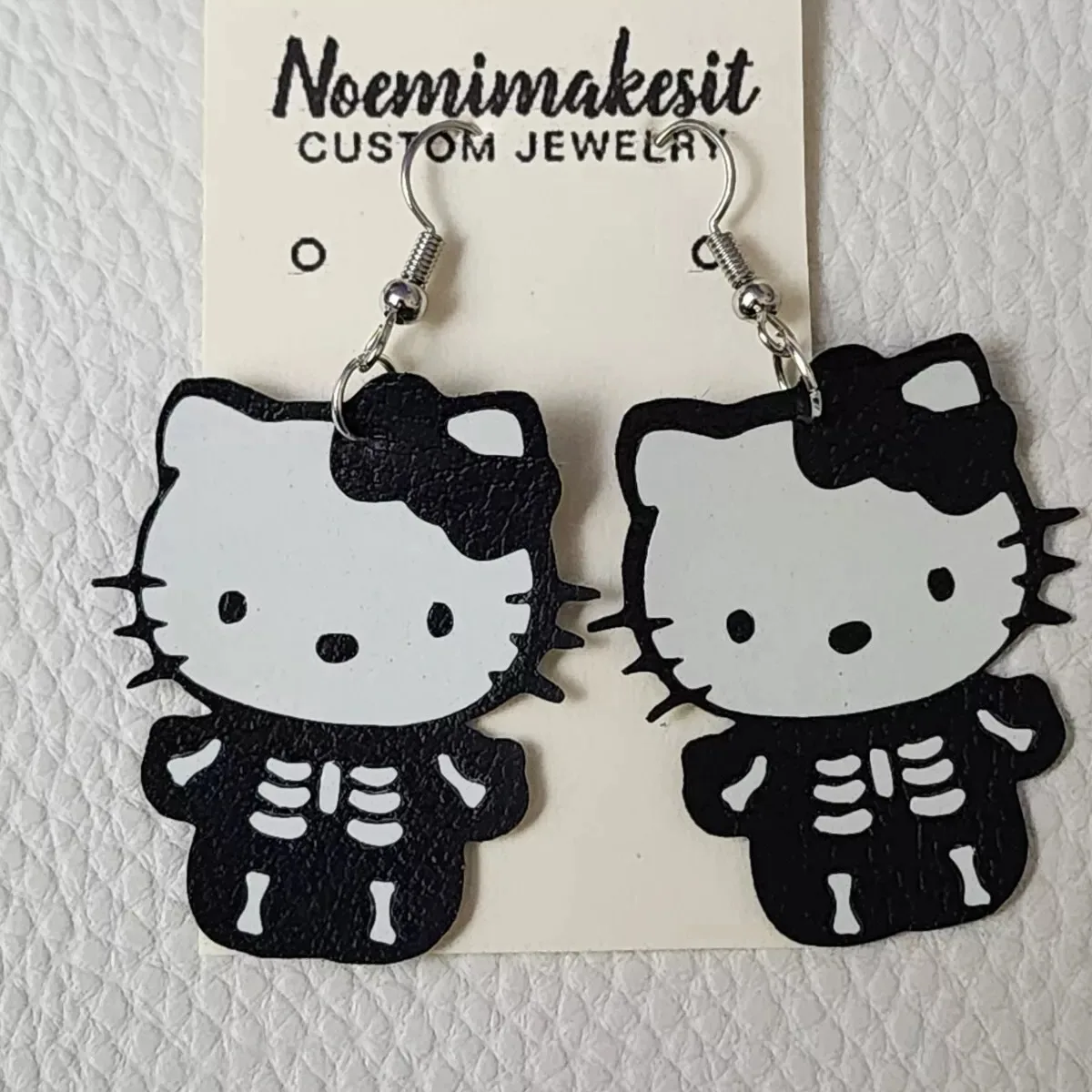 Trend Personality Hello Kitty Earrings for Women Girls Cartoon Acrylic Pendant Earring Halloween Jewelry Accessories