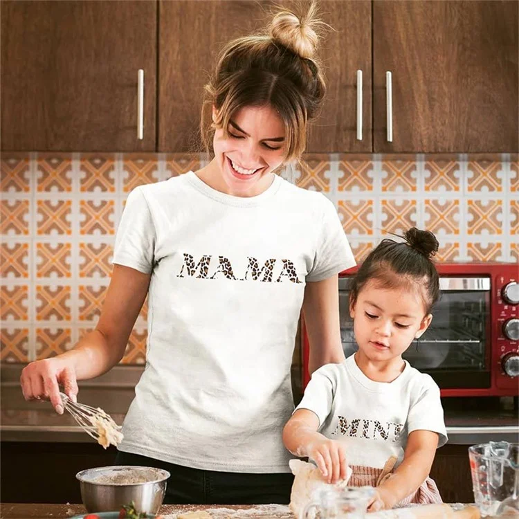 
Fashion Family Matching Clothes Outfits Look Clothing Mommy and Me Daughter Family T-shirt 
