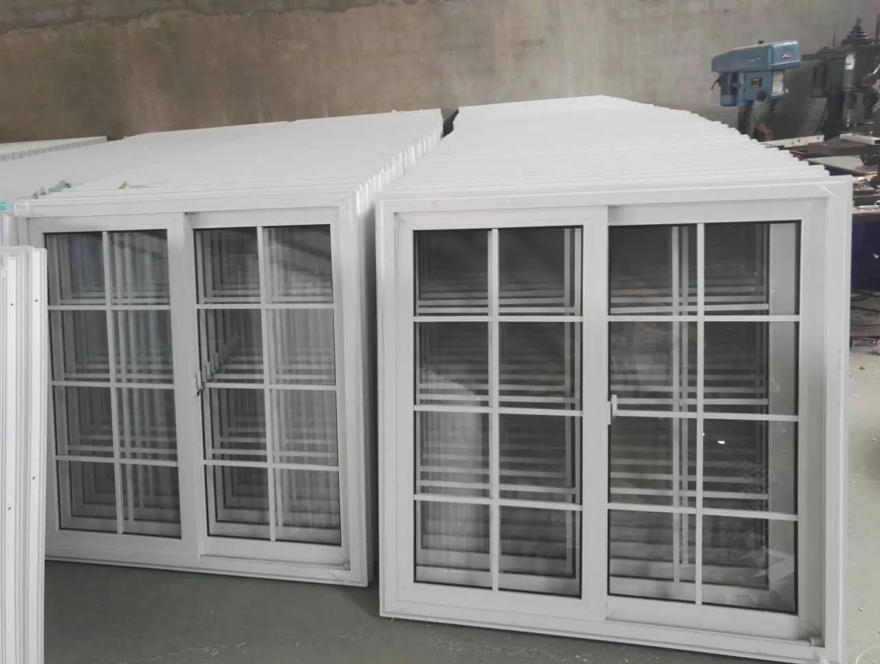China factory price ventanas de pvc double glazing window with decorative grill for home